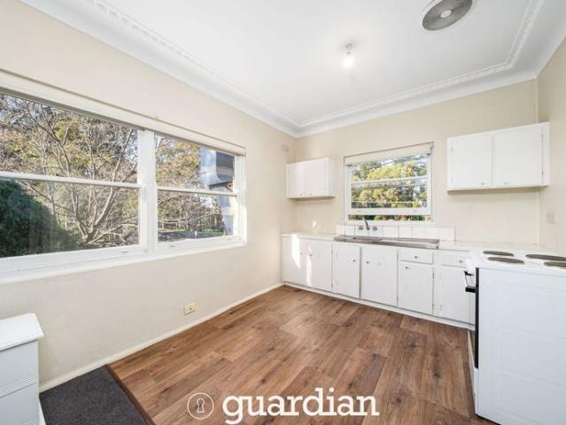 Bright & Fresh Two Bedroom Unit in Convenient Location