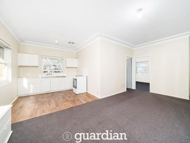 Bright & Fresh Two Bedroom Unit in Convenient Location