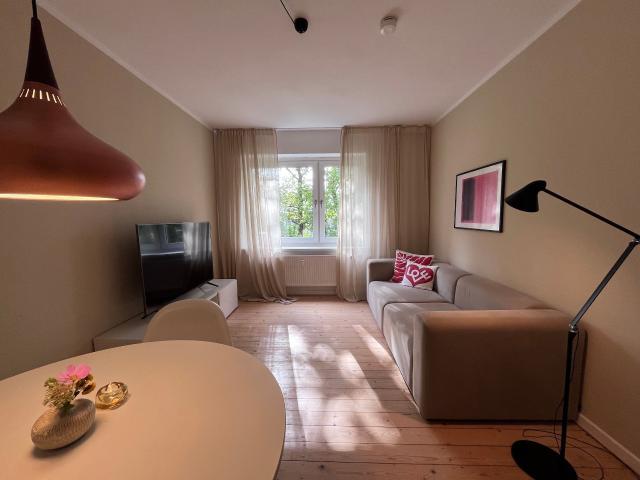 Bright, freshly renovated 2 room apartment with south facing balcony – quiet and only 3 min to S Bahn