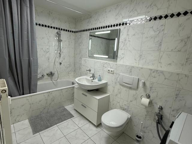 Bright & Fully Furnished 2 Room Apartment in Leipzig's Südvorstadt | South Balcony · Elevator, Leipzig Amsterdam Apartments for Rent
