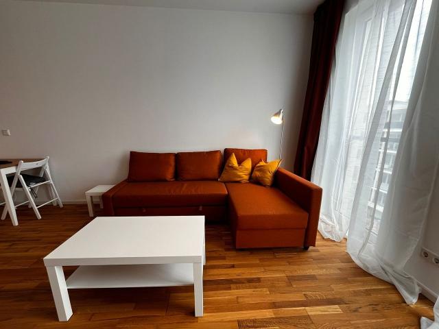 Bright Fully Furnished 2 Room Apartment with Balcony at a Prime Location Friedrichshain 10min to U bahn, Tram and S bahn, Berlin Amsterdam Apartments for Rent