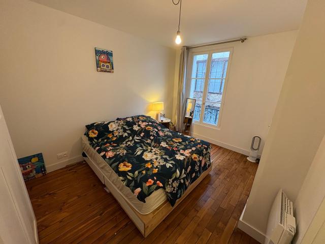 Bright Fully Furnished 42 sqm Apartment with Courtyard – Paris, Paris Amsterdam Apartments for Rent
