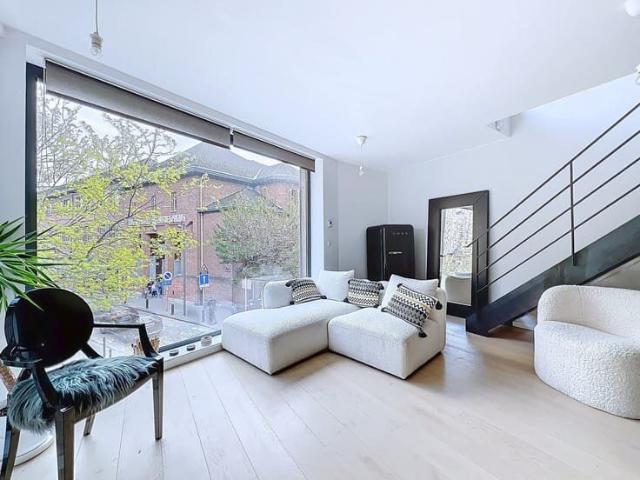 Bright, furnished one bedroom duplex with a view of St Agath
