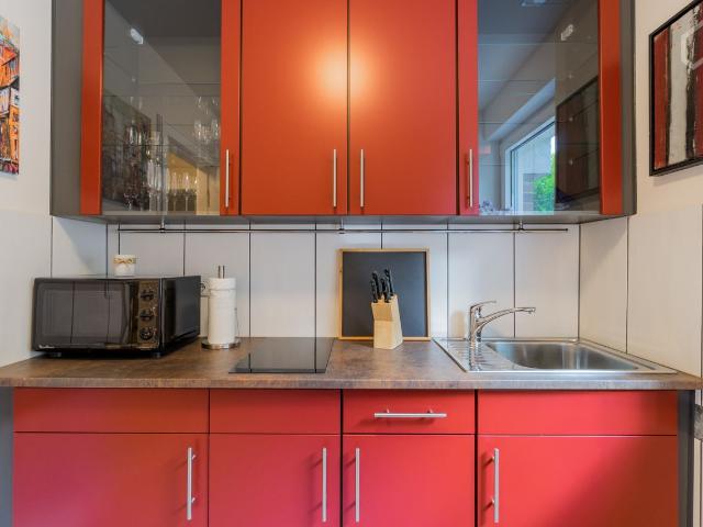 Bright & furnished – quiet & green location forest & water – but close to the center, Berlin Amsterdam Apartments for Rent