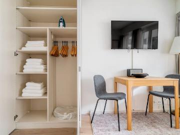 Bright Furnished Studio in Unterstrass, Zurich Amsterdam Apartments for Rent