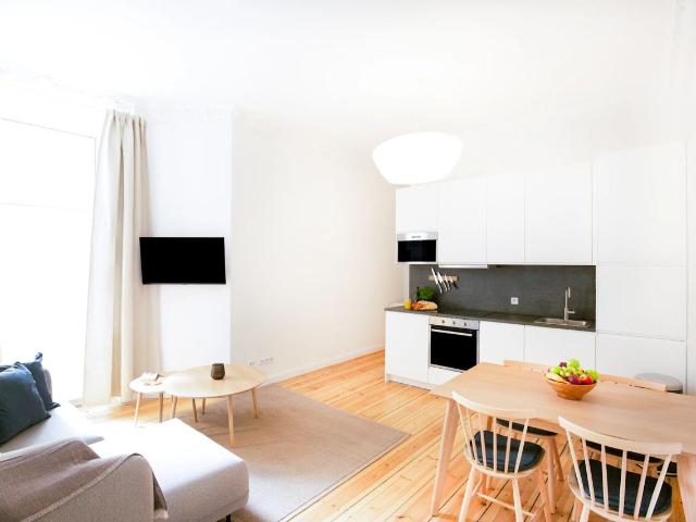 Bright Furnished 1 Bedroom Apartment for Singles or Couples, Berlin Amsterdam Apartments for Rent