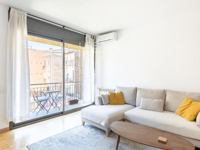 Bright Furnished 2 Bedroom Apartment with Balcony in Vibrant El Raval Temporary rental for tourist and leisure purposes