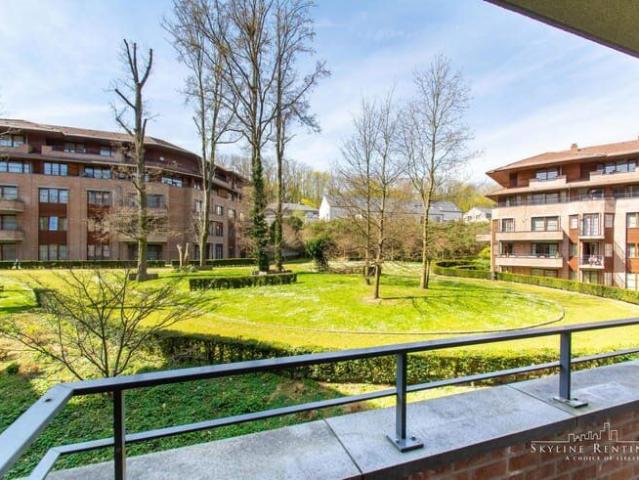 BRIGHT furnished 3 bedroom apartment with terraces