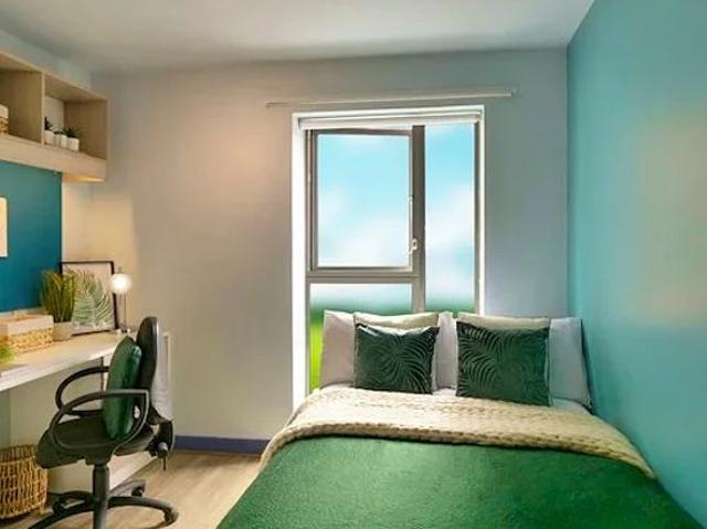 Bright House Classic Room