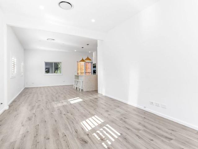 Bright House Highly Convenient Location