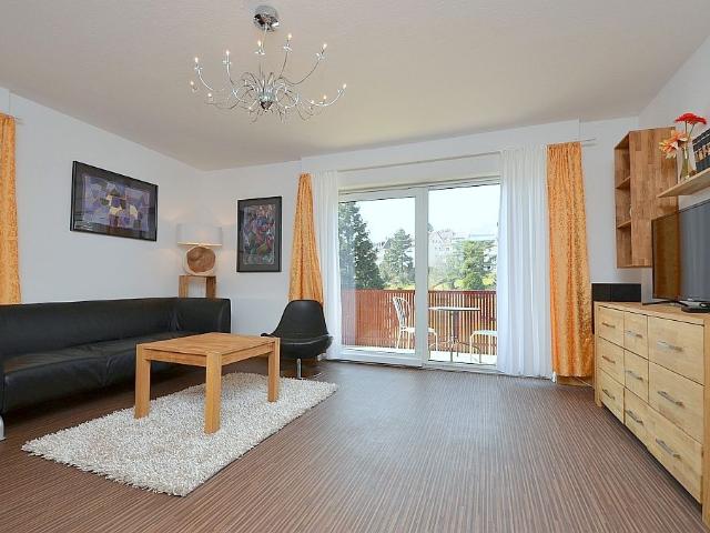 Bright home with balcony and nice garden in Stuttgart, Stuttgart Amsterdam Apartments for Rent