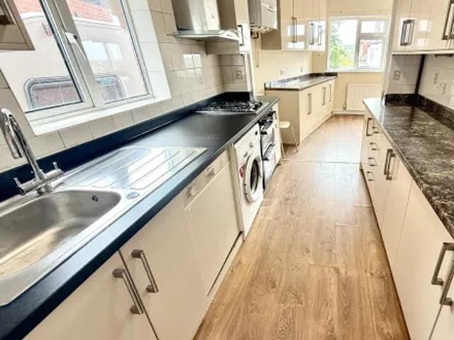 Bright Horizons Nursery, 87 Brookside South, Chipping Barnet, EN4 8LL, United Kingdom | 4 bed house for rent #167777406 | Rentberry