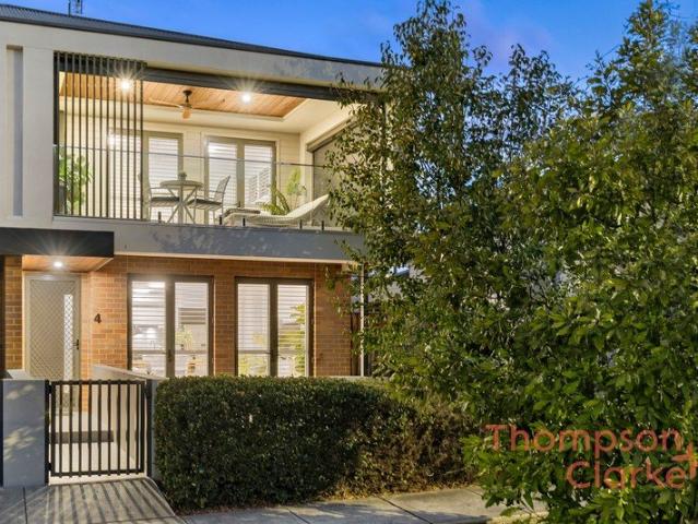 Bright Hamptons Inspired Living in a Heritage Listed Setting