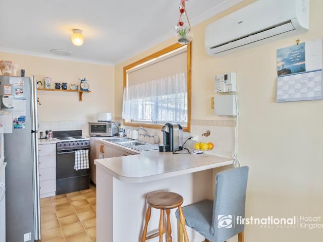Bright, Inviting, Low Maintenance Living with River Derwent Views
