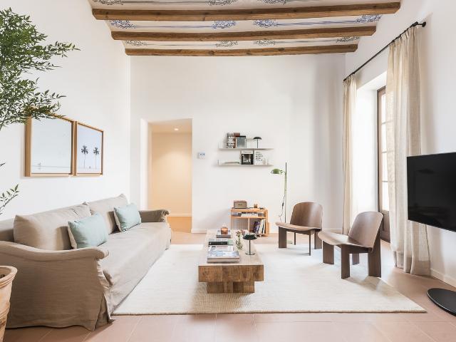 Bright one bedroom apartment with balcony