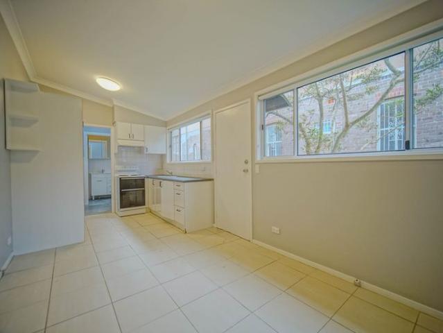 Bright One Bedroom Flat in Prime Bondi Junction Location