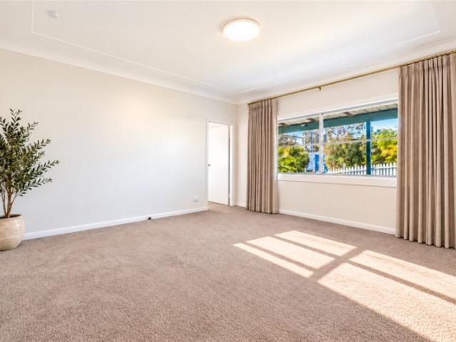 Bright One Bedroom Flat Prime Morisset Location