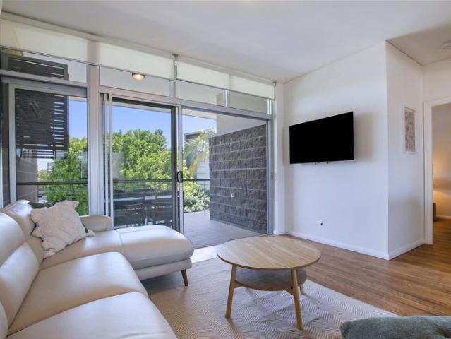 Bright, open plan, furnished contemporary living Bulimba
