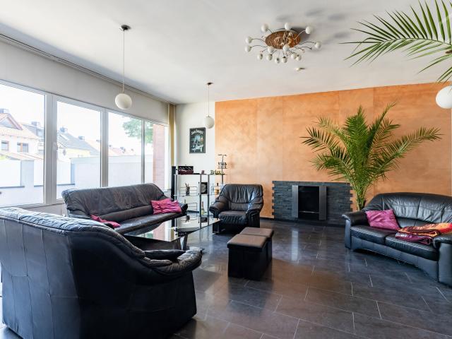 Bright & lovely home with terrace