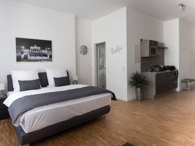 Bright, lovely studio close to park, Berlin, Berlin Amsterdam Apartments for Rent