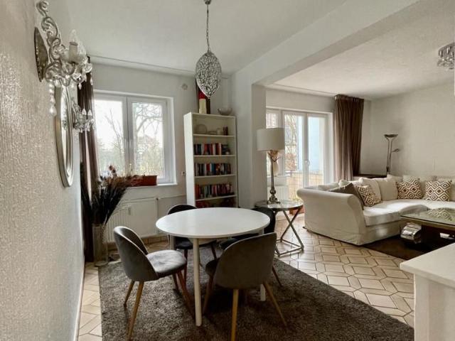 Bright, lovingly furnished 3 room apartment with balcony in Steglitz, Berlin Amsterdam Apartments for Rent