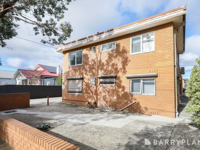 Bright low maintenance living