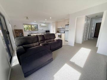 Bright & Low Maintenance 2 Bedroom in quiet location