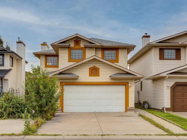 Bright & Large House Now Available with Lake Access!