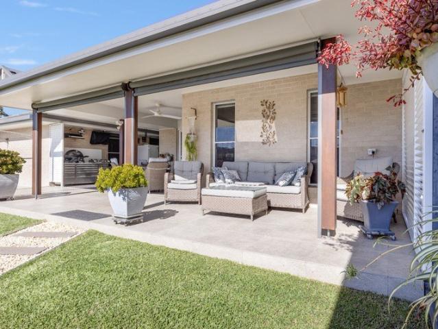 Bright, level living in a beautiful family home!