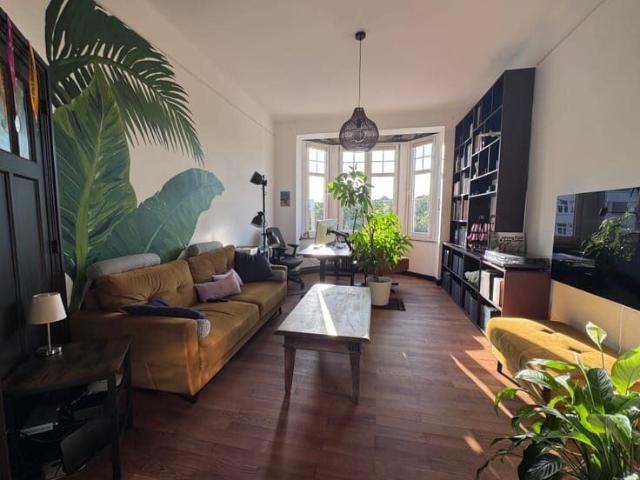 Bright, move in ready 1 bedroom flat prime spot