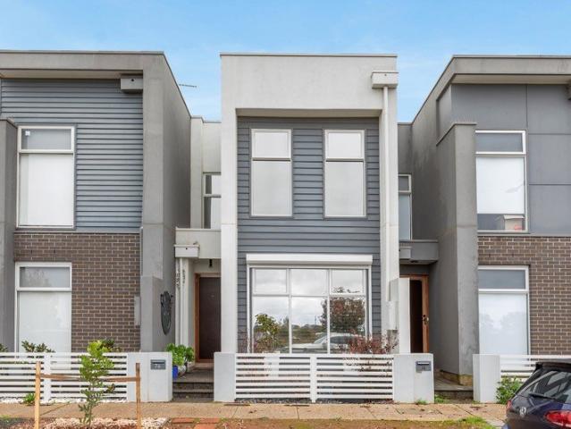 Bright, Modern & Move In Ready Home!
