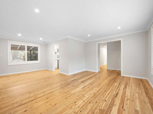 Bright, Modern and Newly Renovated
