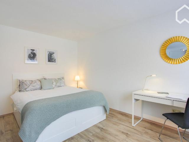 Bright, modern Apartment 15 mins from Cologne centre by train car park optional, Leverkusen Amsterdam Apartments for Rent
