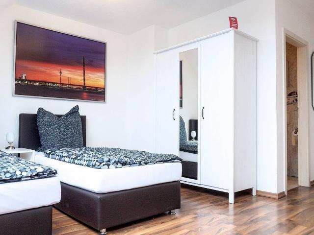 Bright & modern Apartment with best connections via public transport, Dusseldorf Amsterdam Apartments for Rent