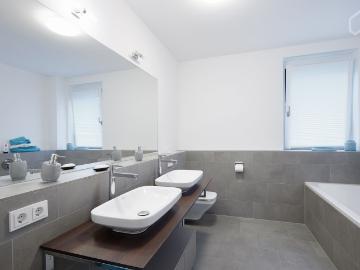 Bright modern apartment with high quality equipment and large garden terrace right at the beginning of the Bahnstadt, Heidelberg Amsterdam Apartments for Rent