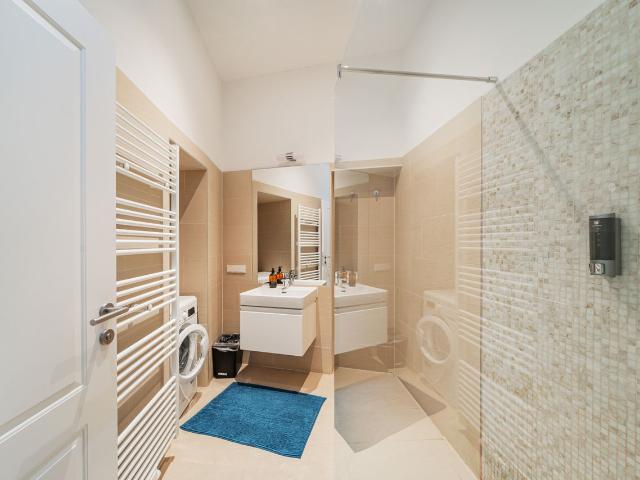 Bright & modern apartment with private parking, Vienna, Vienna Amsterdam Apartments for Rent