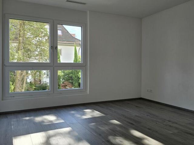 Bright, modern apartment with the best transport links