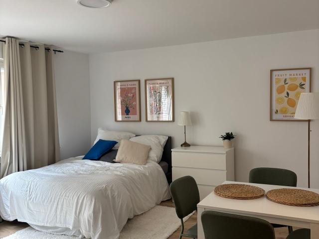Bright modern apartment near Cologne Trade Fair 10min, Koln Amsterdam Apartments for Rent
