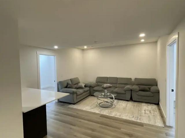 Bright & Modern Brand New 2 Bedroom Basement Suite
