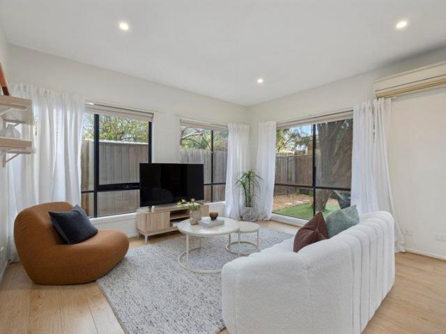 Bright & Modern Easy care Hideaway