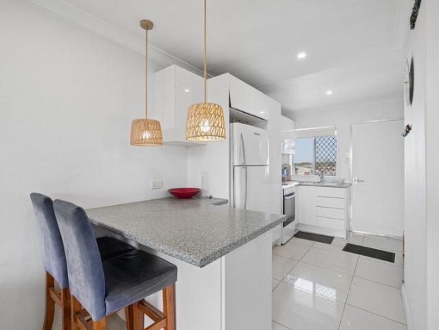Bright, Modern & Effortlessly Low Maintenance