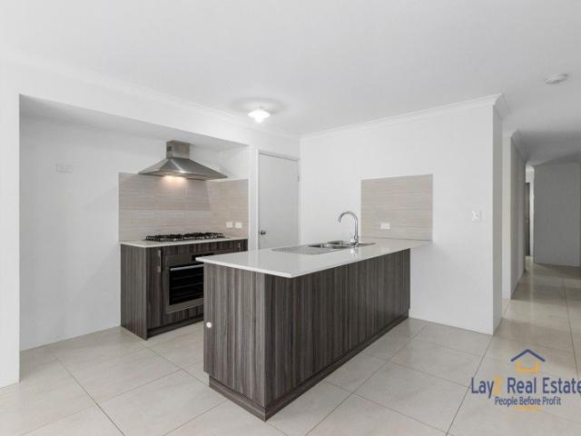 BRIGHT MODERN LIVING