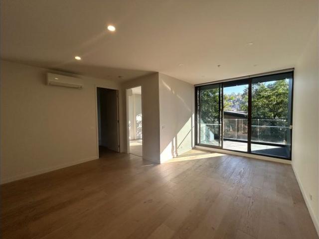Bright Modern Living in the Heart of Ringwood
