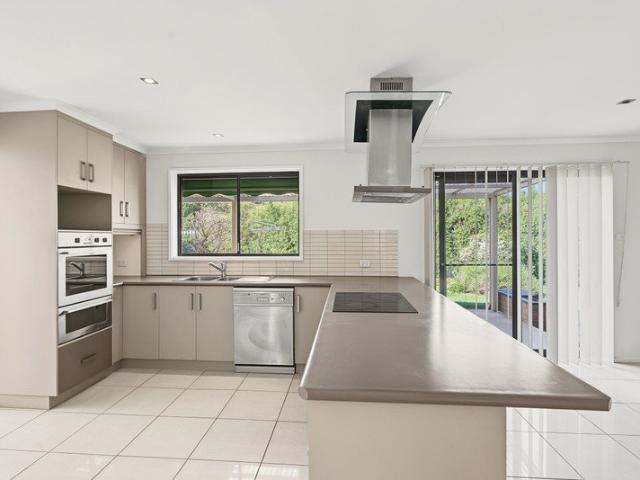 Bright & Modern Living in West Albury