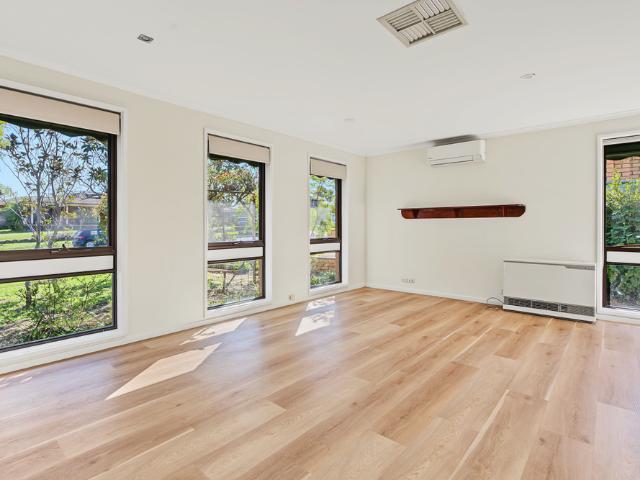 Bright & Modern Living in West Albury