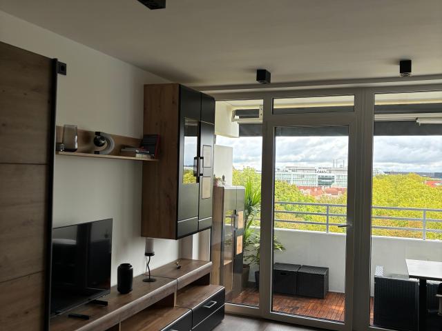Bright & Modern Studio in Schwabing | Top Location | Great View
