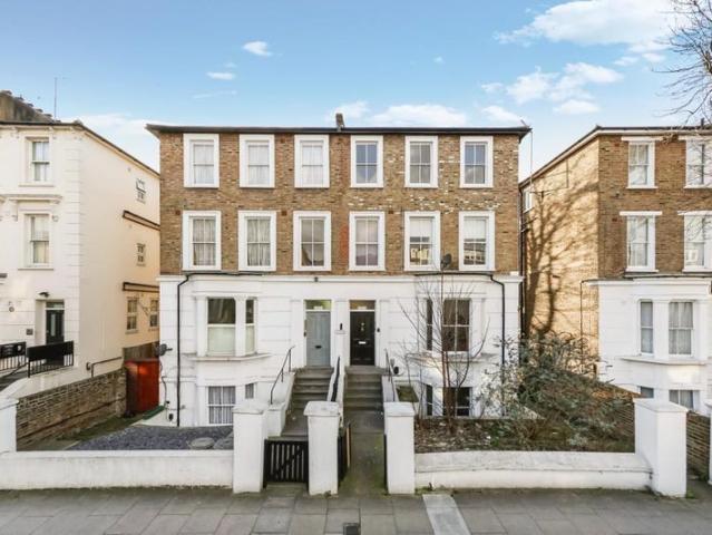 Bright & Modern 2 Bed Flat in Sheperds Bush