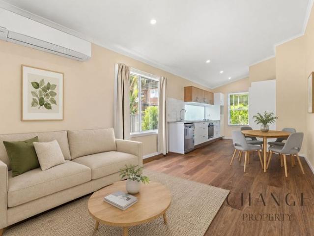 Bright & Modern 2 Bedroom Granny Flat – Walk to the Waterfront & Ferry