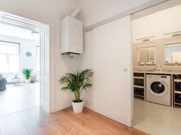 Bright & Modern 2 BR | Ideal for Relocation & Mid Term Stays – 2 min to Meto, Vienna Amsterdam Apartments for Rent
