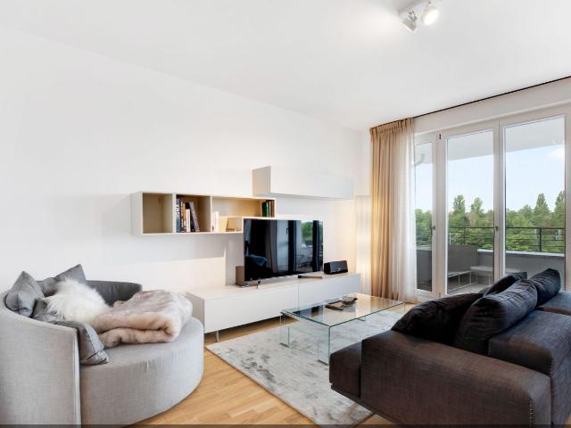 Bright, Modern 3 Room Apartment with 2 Balconies, quiet location near Kurfürstendamm
